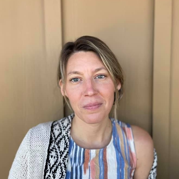 Meet your Posher, Alison - Picture 1 of 1